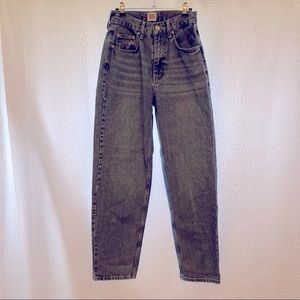 BDG High-Waisted Baggy Straight Jean
Light Wash